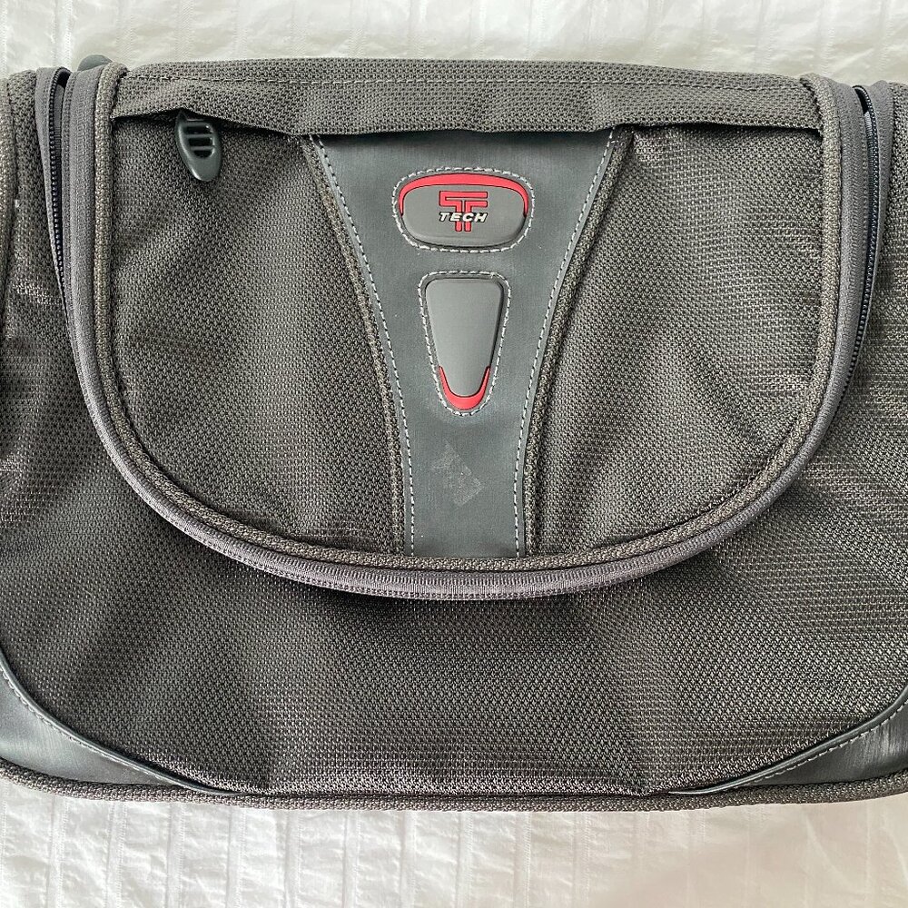 T-Tech Tumi Hanging Toiletry Kit/Bag